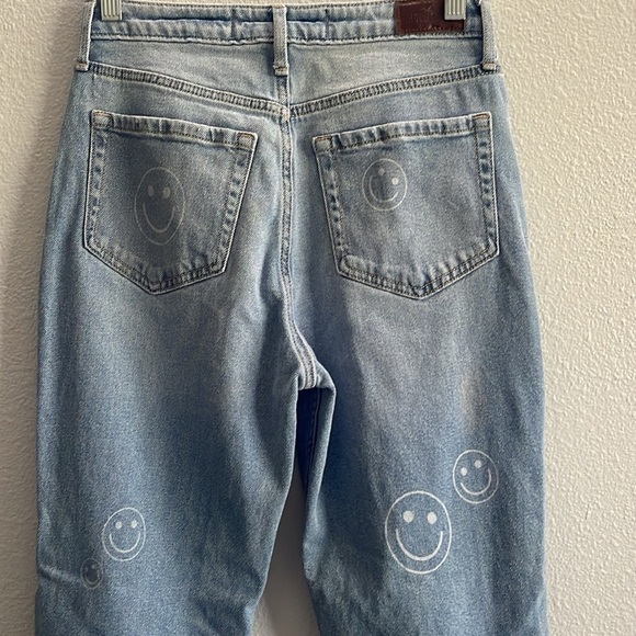 Hollister Ultra High Rise Mom Jeans Size 3R - Picture 5 of 9